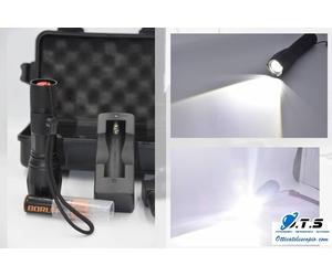 Torcia LED 6000LM Alta Luminosità Impermeabile Zoom Telescopico Caccia Trekking