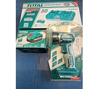 TOTAL / Lampada LED da Lavoro 20V, 270 Lumen, CON 1x BATTERIA 6Ah + CARICATORE