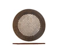 Tovaglietta tonda realizzata in rattan naturale-scuro. Diametro 36 cm
