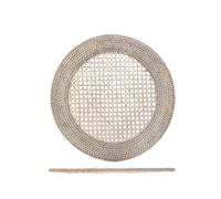Tovaglietta tonda realizzata in rattan sbiancato. Diametro 36 cm