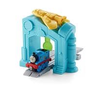 TRENINO THOMAS- Pista Lancia-Robot Playset con Trenino Giocattolo per Bambini, Adventures, FJP67