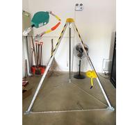 Treppiede di salvataggio portatile resistente con verricello da 816,5 kg, regolabile per spazi ristretti, perfetto per antincendio, salvataggio fognario e operazioni di condotta