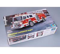 Trumpeter 1/25 2002 American Lafrance Eagle Fire Pumper Truck Model Kit (TSM-250