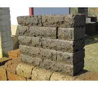 Tufo grigio scuro bugnato, blocchi 37x25x11 cm (n.63 pezzi)