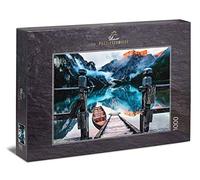 Ulmer Puzzleschmiede - Puzzle "Lago di Braies" - puzzle 1000 pezzi - Il lago di Braies di sera, di fronte al Seekofel nelle Dolomiti, in Alto Adige