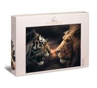 Ulmer Puzzleschmiede - Puzzle "Rumble in The Jungle" - Impressionante puzzle da 2000 pezzi con leone e tigre - Chi è il re nel regno degli animali - magnifico puzzle di gatto predatore per adulti