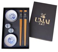 UMAI Il set per sushi include 2 paia di bacchette giapponesi riutilizzabili + 2 ciotole di soia + 2 supporti in ceramica, perfette per cibo cinese e sushi, elegante custodia, ideale come regalo