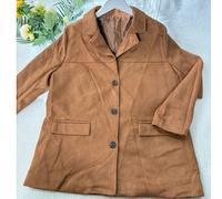 Un cappotto elegante e alla moda da donna con maniche lunghe e tasche, adatto per l'uso casual in autunno/inverno. È adatto per essere indossato in occasioni come il Ringraziamento, il Natale, il Capo