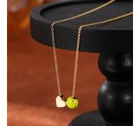 Un collana delicata che l'amore per il calcio con elementi a forma di cuore e a tema calcio (Amo il calcio), perfetta come regalo (Essenziali per feste a tema calcio), adatta a