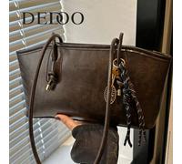 Un nuovo stile di borsa da bowling trapuntata color marrone caffè con chiusura a cerniera, realizzata in PU tinta unita. È una borsa shopper di grande capacità adatta per l'autunno e l'inverno, con un