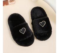 Un paio di pantofole invernali da ragazza con decorazione a bottone a forma di cuore nero, suola spessa, stile semplice adatto per l'uso quotidiano in casa. EUR26-27,EUR28-29,EUR30-31,EUR32-33,EUR34-3