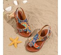 Un paio di sandali colorati e alla moda per bambini, perfetti per l'estate, sandali in stile bohémien, adatti per occasioni casual e semi-formali, uscite con gli amici, attività quotidiane e raduni al