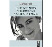 Un punto nero nell'immenso azzurro del mare