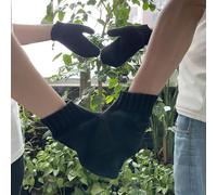 Un set di guanti a cuore per , e resistenti al freddo, ideali per l' e l'inverno