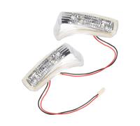 Una coppia di luci LED per specchi retrovisori esterni con indicatori di direzione