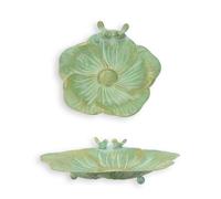 Una coppia di vasche per uccelli in ferro a forma di fiore replica design retrò