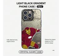 Una custodia per telefono Marvel Iron Man con la classica stampa dinamica dell'armatura rossa e oro che raffigura una battaglia integrale, in stile fumetto retrò americano. Un'elegante custodia protet