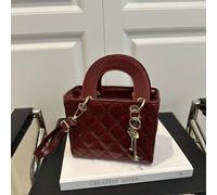 Una nuova borsa da donna per primavera ed estate, borsa caramella, borsa a mano quadrata retrò di moda con trapuntatura a griglia di diamanti, chiusura con cerniera, tracolla lunga regolabile, bassa c