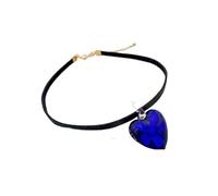 Una Semplice Collana in Pelle e Un Ciondolo a Forma di Cuore(BL)