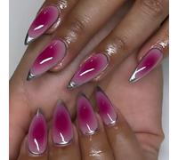 Unghie finte professionali a pressione, colore rosa rosso e argento, mandorle francesi, manicure per donne alla moda in cerca di nail art
