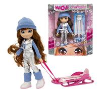 UNIQUE EYES Giochi Preziosi, Bambola Winter Holiday Sophia, Bambola Bambina dai 3 Anni, le Uniche Bambole che ti Seguono con lo Sguardo, Accessori Moda e Slittino Invernale Abbinato