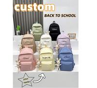 Uno zaino personalizzato con un nome personalizzato o un messaggio per le vacanze. Ciondolo a forma di coniglietto carino per la stagione back-to-school, colore unito, semplice e casual, leggero e pra