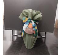 UOVO PASQUA VENCHI 500GR CIOCCOLATO AL LATTE CON TOVAGLIA IN COTONE E SORPRESA