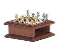 UPALDHOU Set di Scacchi in Miniatura 1:12, Accessori per Casa delle Bambole in Betulla e Metallo con Pezzi degli Scacchi Dettagliati per la Decorazione Domestica e le Sale Giochi