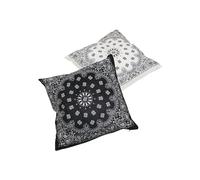 URBAN CLASSICS Set Cuschini con Stampa Bandana, Set di 2 Federe per Cuscini 45 cm x 45 cm, Colore Nero / Bianco, Chiusura con Zip