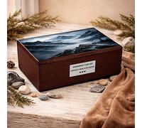 Urna crematoria in legno con paesaggio montano