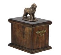 Urna in legno massiccio per le ceneri del cane Terranova, con statua del cane.