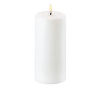 UYUNI - Illuminazione | Candela senza fiamma a LED | Candela artificiale a batteria con fiamma 3D tremolante, bianco nordico, 7,8 x 15 cm