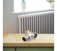 Valvola termostatica angolare in ottone DN15 per regolazione efficiente della te