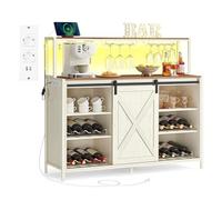 VASAGLE Mobile Bar da Caffè con Multipresa, LED a Comando Vocale, Credenza con Anta Scorrevole, Ganci a S, Portacalici da Vino, Portabottiglie, Bianco Rustico e Marrone Miele LSC201WJ02