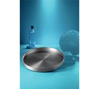 Vassoio rotondo Vassoio ICE LOVE Dimensioni Ø 36 cm × H4 cm Con il suo bordo in metallo rosso e l'interno nero opaco Confezionato in un'esclusiva scatola regalo STUDIO nero inox