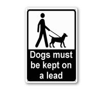 Vdenvileye Dogs Must Be Kept On A Lead Sign 20 × 30 cm robusto cartello in alluminio antiruggine decorazione da parete in metallo per cortile, cortile, patio, portico