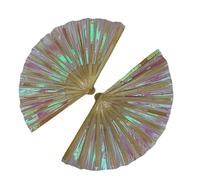 Ventilatore a terra con stivali sul terreno, ventagli clacking per danza di linea, ventagli scoppiettanti grande ventilatore pieghevole olografico iridescente, ventaglio pieghevole con colori laser