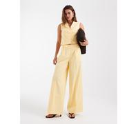 Vero Moda - sartoriale con pieghe sul davanti e fondo ampio giallo oro in coordinato 34