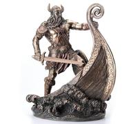 Veronese Design Statua di guerriero vichingo norreno in piedi su una lunga nave di prua con finitura bronzo anticato, 24,9