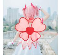 Vesti la principessa con le ali di farfalla per lo spettacolo teatrale di