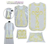 Vestito casual romano bianco e set di 5 masse ricamo AGNUS DEI