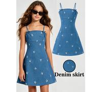 Vestito in denim monopezzo da bambina, mini abito estivo in jeans con scollo quadrato e spalline sottili, linea ad A, con 2 fiocchi sulle spalle e ricamo di fiocchi bianchi su tutta la superficie