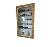 Vetrina classica sospesa parete attrezzata con ante in vetro in stile Barocco cornice traforata portabottiglie su misura VTGO 70 x 100 cm