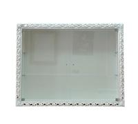 Vetrina classica sospesa parete attrezzata con ante in vetro in stile Barocco cornice traforata portabottiglie su misura VTGM224B 80 x 60 cm