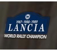 VETROFANIA SPECULARE LANCIA WORLD RALLY CHAMPION 1989 | 13,2x7,5
