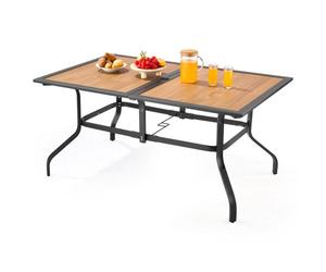 VEVOR Tavolo da Pranzo per Esterni, Tavolo da Bistrot da Giardino Rettangolare con Doghe in Acciaio Effetto Legno da 150 cm, con Foro per Ombrellone da 38 mm, Mobili da Esterno per Prato, Giardino