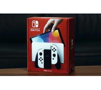 Videogioco OLED Nintendo Switch Bianco o Neon (64 GB) Display OLED da 7 pollici Audio migliorato Porta LAN cablata Versione viola