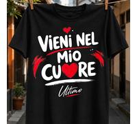 Vieni con Scritta Arrotondata, e Pennellate, Accento a Cuore Piccolo e Ultimo, T-shirt Unisex