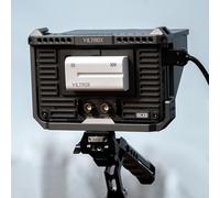 VILTROX DC-X3 6 Inch Touchscreen Camera Field Monitor Cage Kit 4K HDMI, 2000Nits Daylight Viewable DSLR Camera Monitor, con Batteria/Parasole/Custodia Protettiva