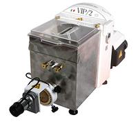 VIP/2 Macchina Pasta Fresca professionale elettrica con coltello TAGLIAPASTA elettrico per pasta corta, con 4 trafile in bronzo incluse, capacità vasca 2,8kg e produzione max pasta/ora di 8kg (Bianco)